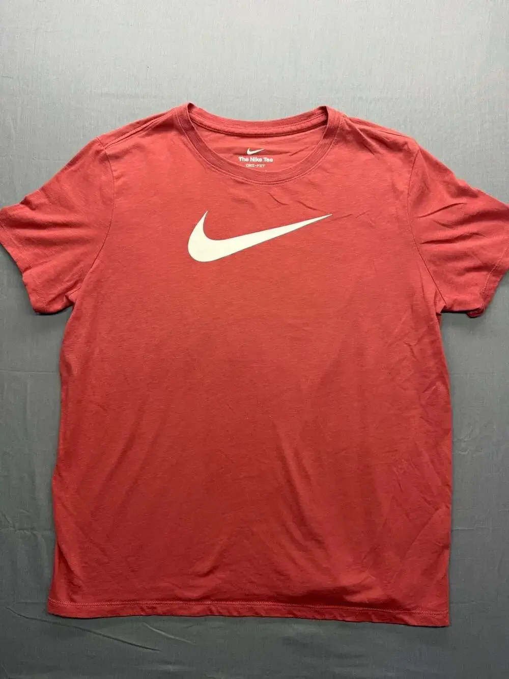 Nike Dri-FIT Swoosh Graphic T-Shirt